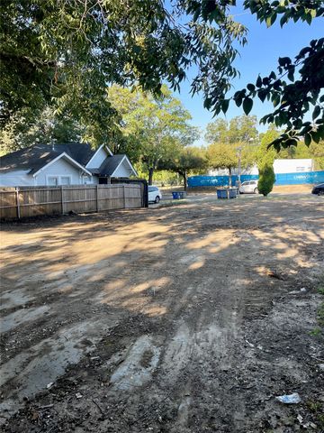 2210 Lucas Drive, Dallas, TX 75219