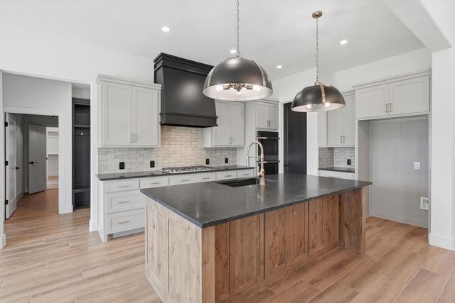 6056 County Road 1229, Godley, TX 76044