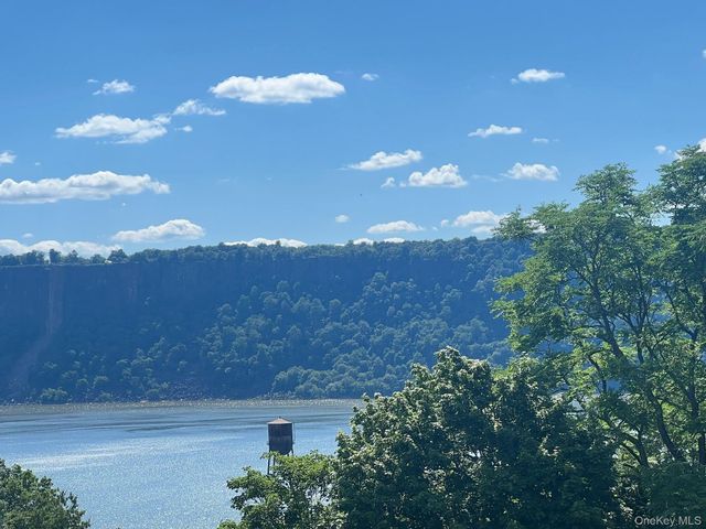 555 Broadway 5C, Hastings-on-hudson, NY 10706