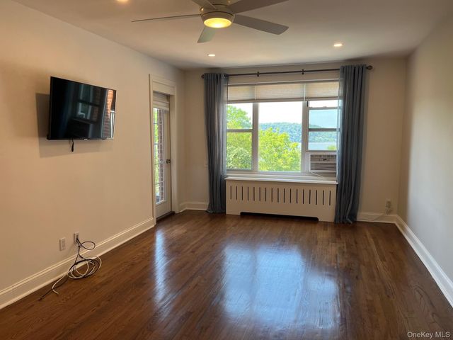 555 Broadway 5C, Hastings-on-hudson, NY 10706