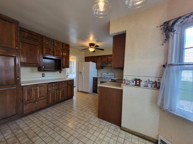 8969 Ruth Avenue, Allen Park City, MI 48101
