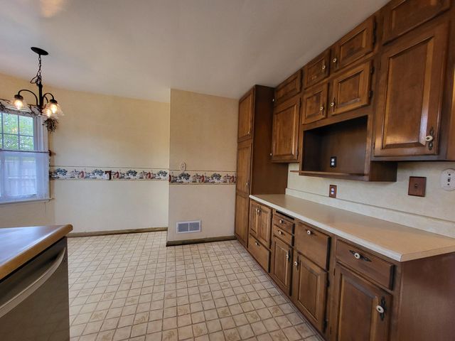 8969 Ruth Avenue, Allen Park City, MI 48101