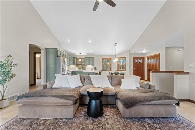 2101 TENMILE DRIVE, De Pere, WI 54115