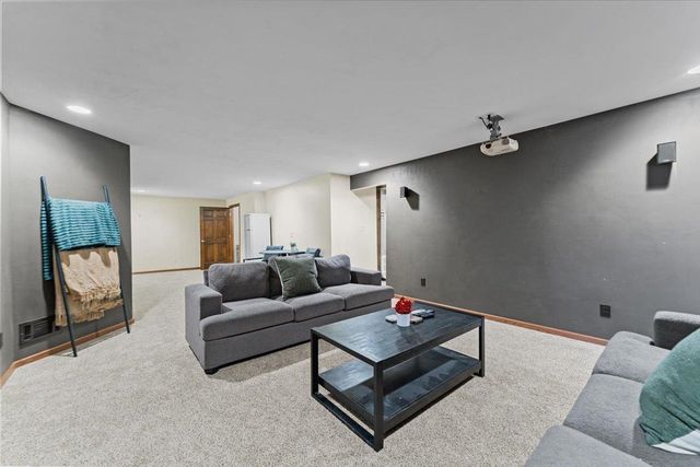 2101 TENMILE DRIVE, De Pere, WI 54115