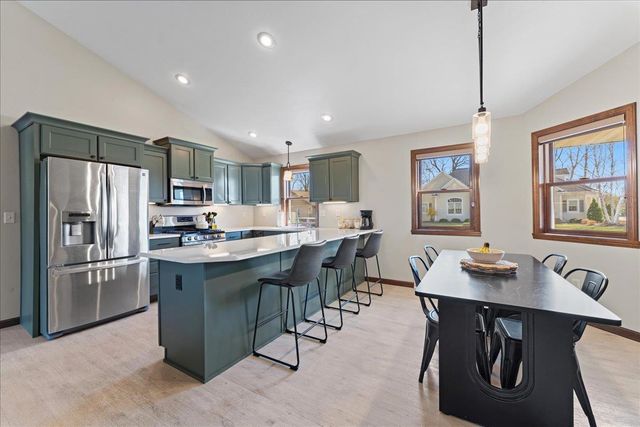 2101 TENMILE DRIVE, De Pere, WI 54115