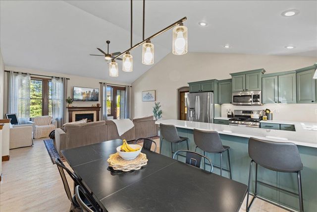 2101 TENMILE DRIVE, De Pere, WI 54115