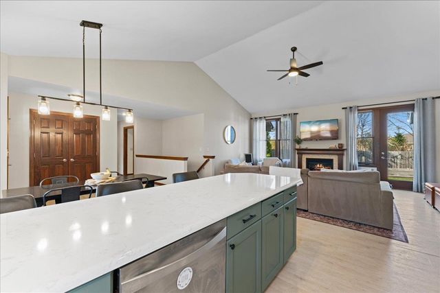 2101 TENMILE DRIVE, De Pere, WI 54115
