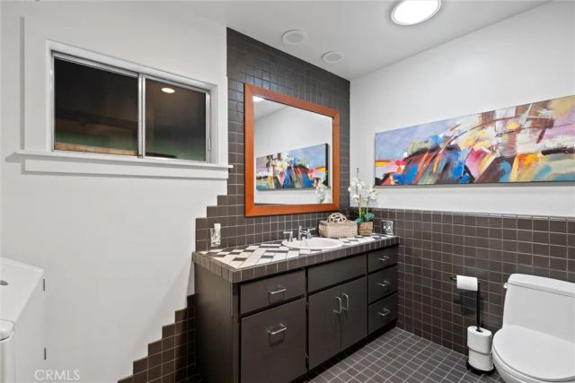 825 El Monte Avenue, Chico, CA 95928