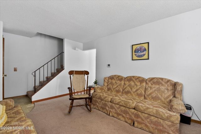 35 Santus Drive, Rossford, OH 43460