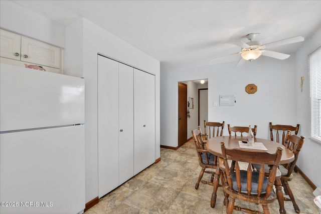 35 Santus Drive, Rossford, OH 43460