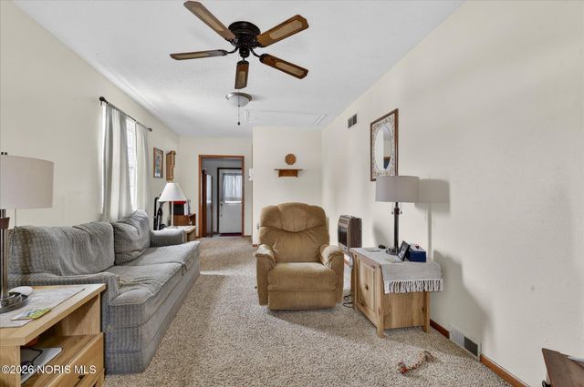 35 Santus Drive, Rossford, OH 43460