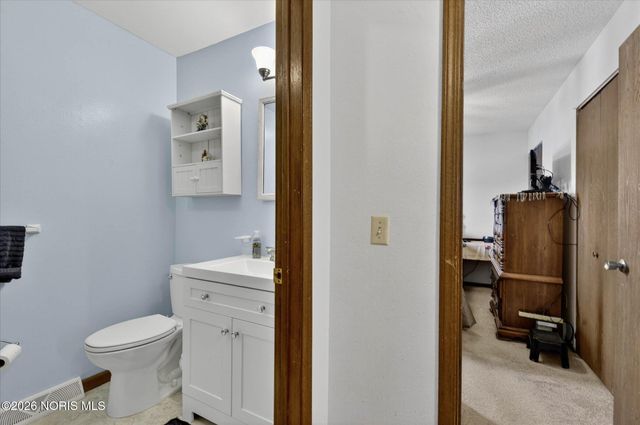 35 Santus Drive, Rossford, OH 43460