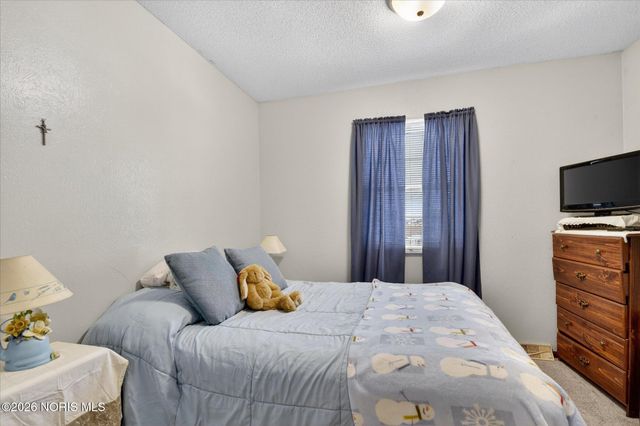 35 Santus Drive, Rossford, OH 43460