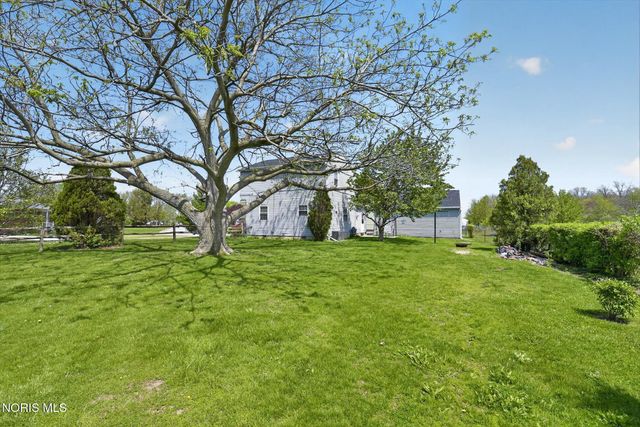 35 Santus Drive, Rossford, OH 43460