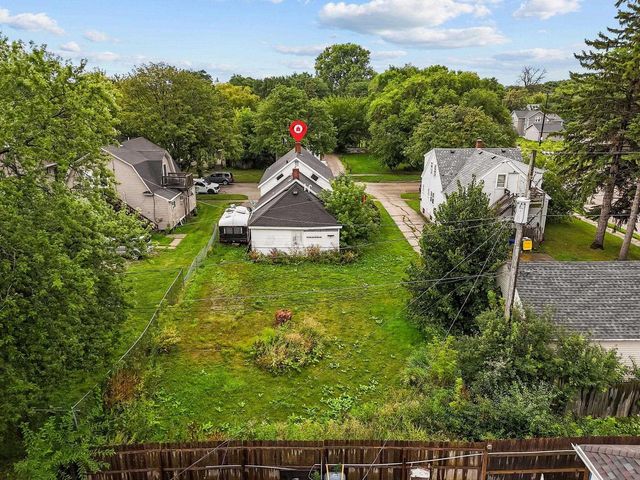 610 11TH AVENUE, Green Bay, WI 54303