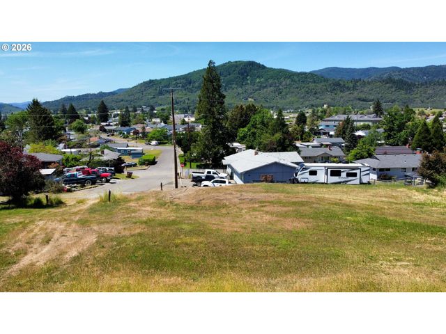 0 CEDAR St 35, Riddle, OR 97469