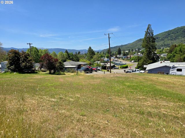 0 CEDAR St 35, Riddle, OR 97469