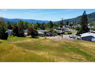 0 CEDAR St 35, Riddle, OR 97469