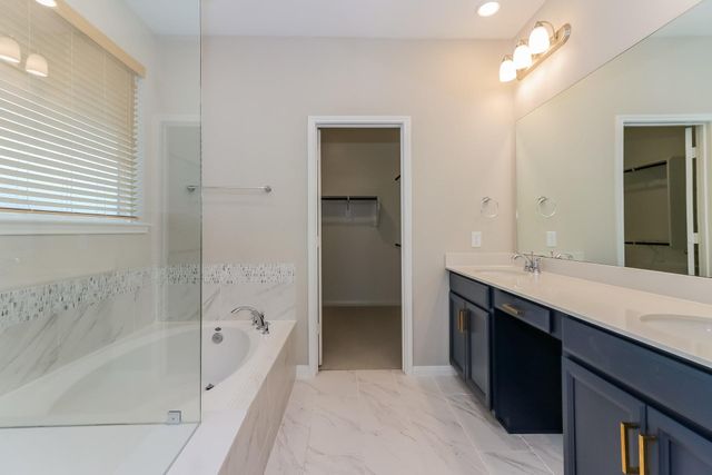 2410 Yacht Harbor Drive, Kemah, TX 77565