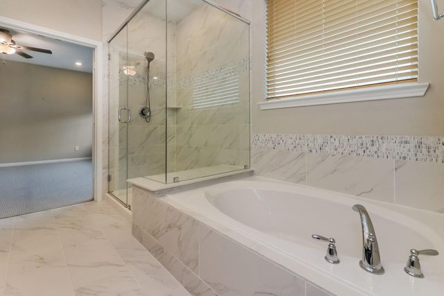 2410 Yacht Harbor Drive, Kemah, TX 77565