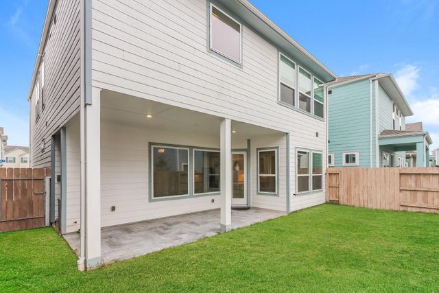 2410 Yacht Harbor Drive, Kemah, TX 77565