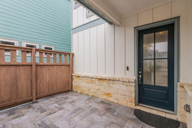 2410 Yacht Harbor Drive, Kemah, TX 77565