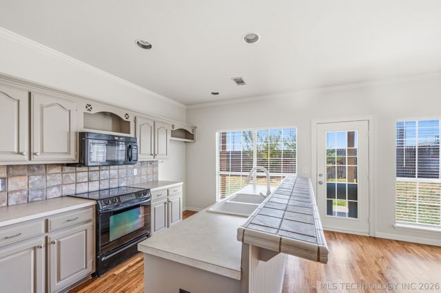 13310 E 88th Court North, Owasso, OK 74055