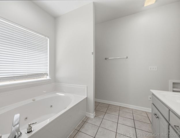 13310 E 88th Court North, Owasso, OK 74055