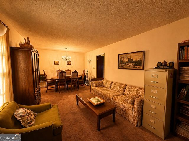 25 Montre Circle SE, Silver Creek, GA 30173