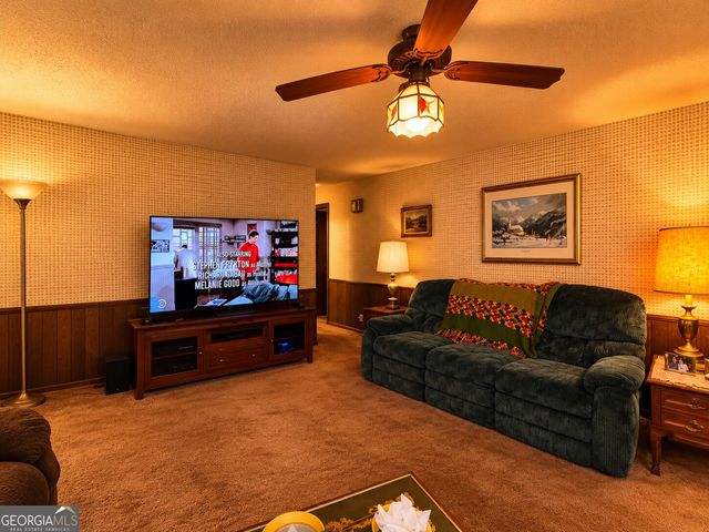 25 Montre Circle SE, Silver Creek, GA 30173