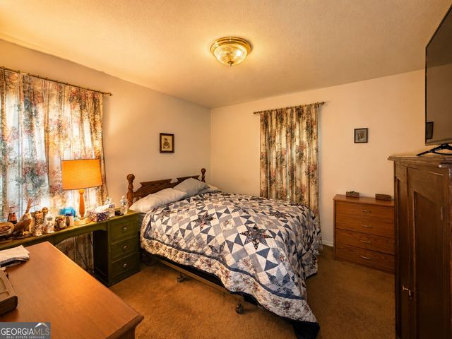 25 Montre Circle SE, Silver Creek, GA 30173