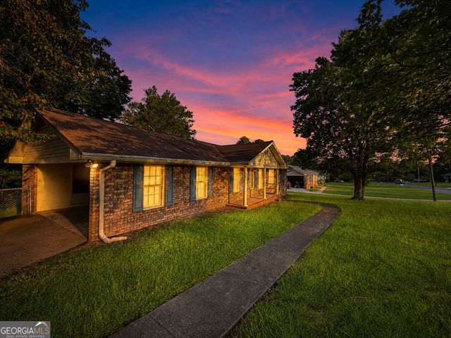 25 Montre Circle SE, Silver Creek, GA 30173