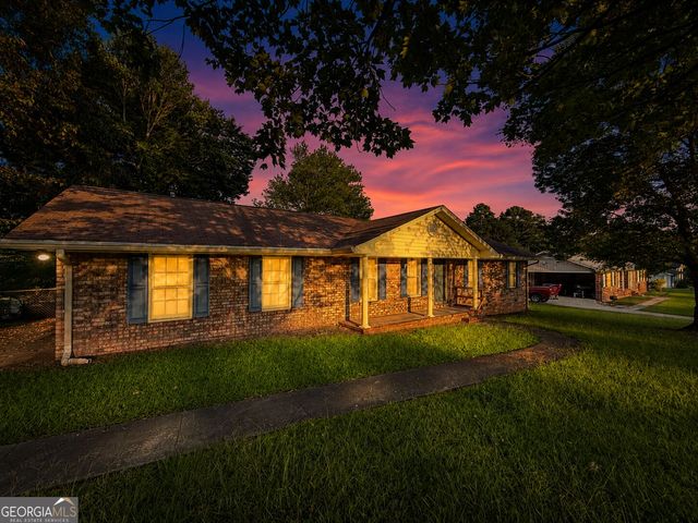 25 Montre Circle SE, Silver Creek, GA 30173