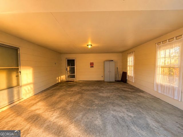 25 Montre Circle SE, Silver Creek, GA 30173