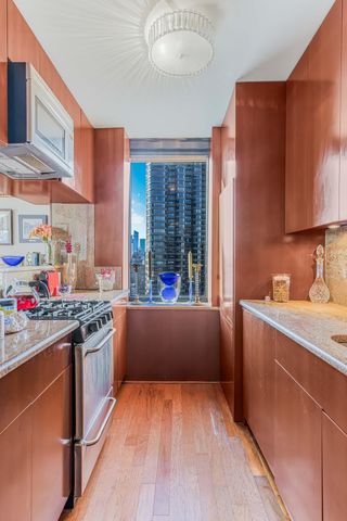 415 E 37th St Apt 37N, New York City, NY 10016