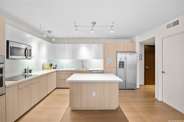 888 Kapiolani Boulevard 3207, Honolulu, HI 96813