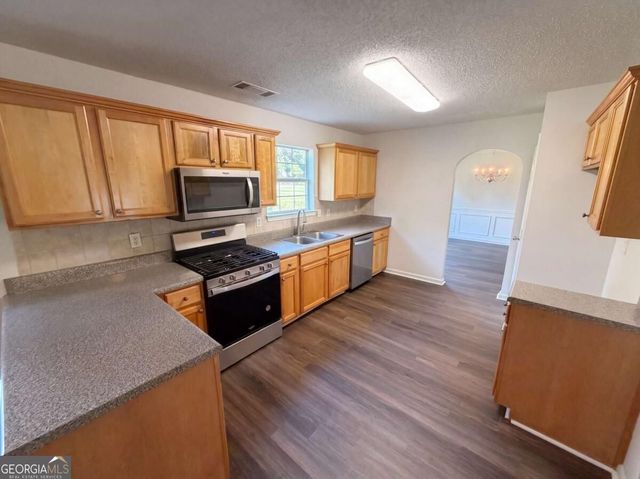 7425 Bodnant Drive, Fairburn, GA 30213