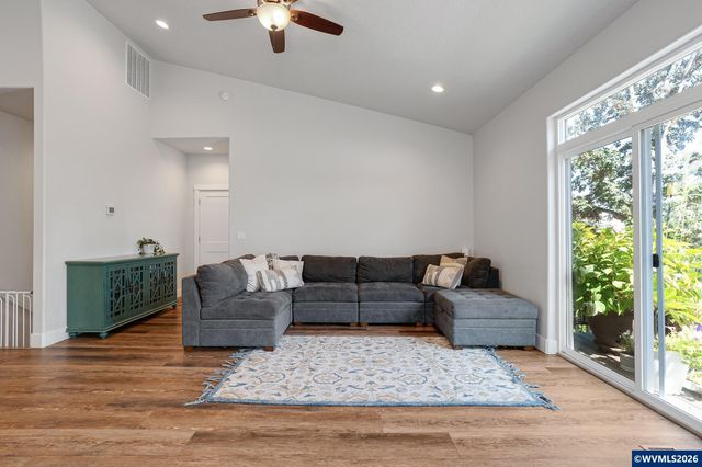 1280 Westwood Dr NW, Salem, OR 97304