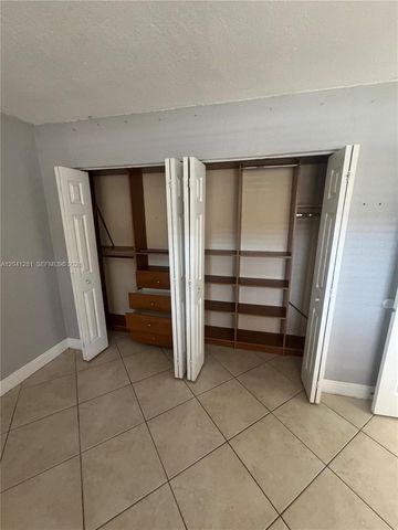 8601 SW 94th St 103W, Miami, FL 33156