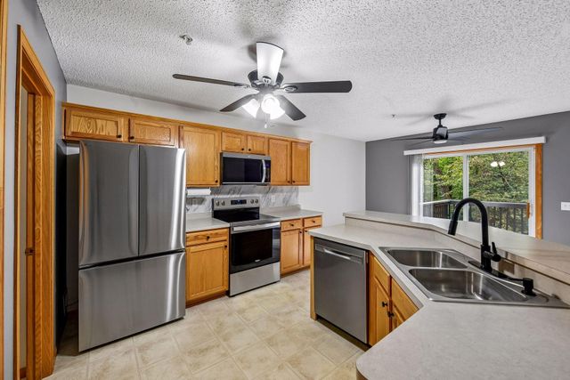441 Pleasant Lane, Chaska, MN 55318