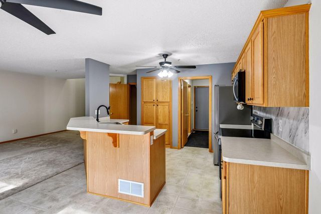 441 Pleasant Lane, Chaska, MN 55318