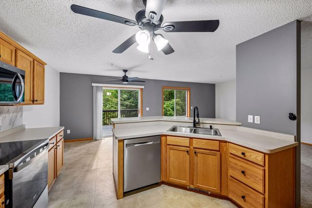 441 Pleasant Lane, Chaska, MN 55318