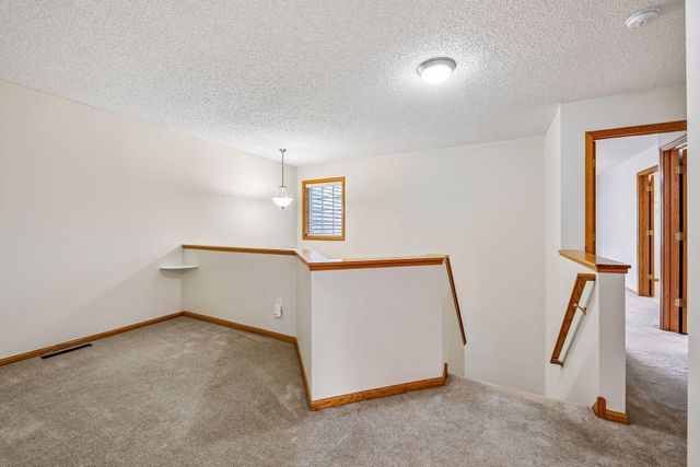 441 Pleasant Lane, Chaska, MN 55318