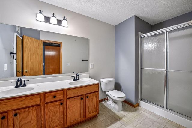 441 Pleasant Lane, Chaska, MN 55318