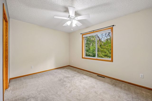 441 Pleasant Lane, Chaska, MN 55318