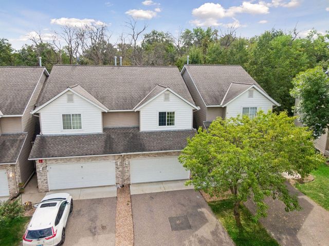 441 Pleasant Lane, Chaska, MN 55318