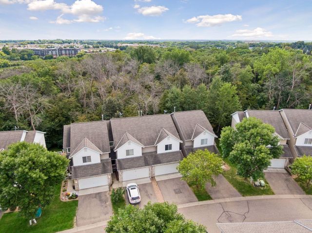 441 Pleasant Lane, Chaska, MN 55318
