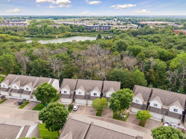 441 Pleasant Lane, Chaska, MN 55318