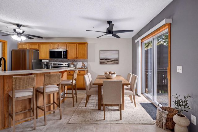 441 Pleasant Lane, Chaska, MN 55318
