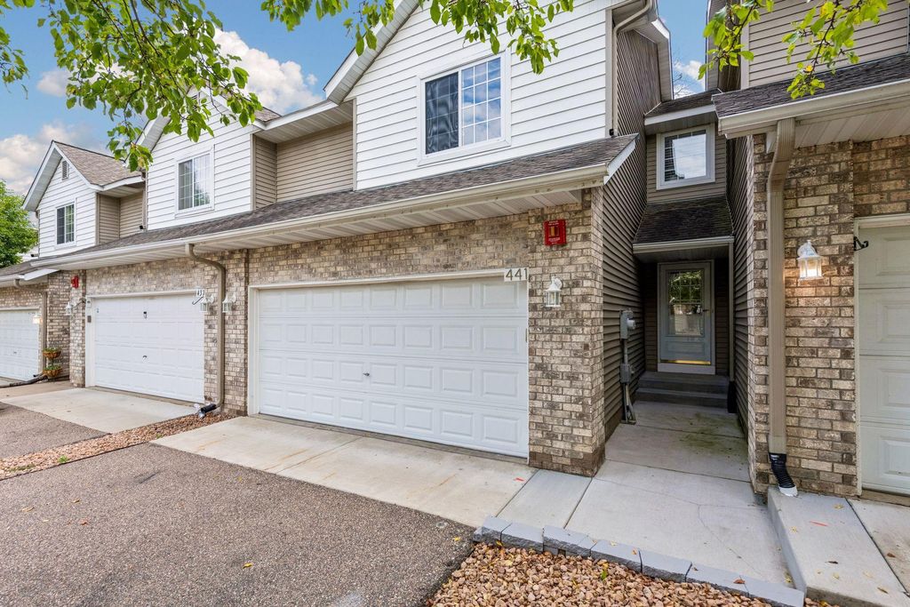 441 Pleasant Lane, Chaska, MN 55318